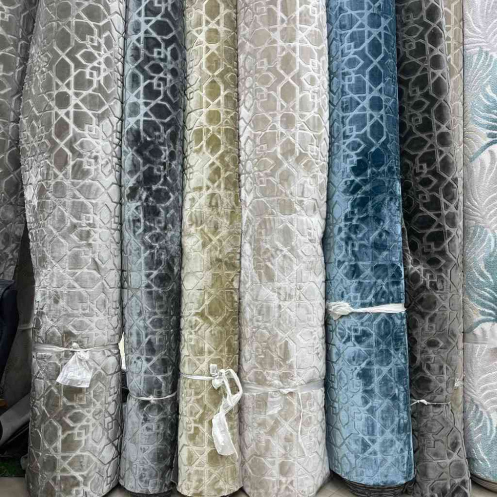 موكيت صيني بدور رصاصي فاتح