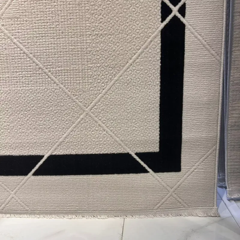 سجاد تركي اطار برواز فريم F495A كريم اسود مقاس 250*350