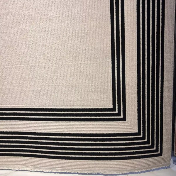 سجاد تركي اطار برواز فريم F498A كريم اسود مقاس 150*220