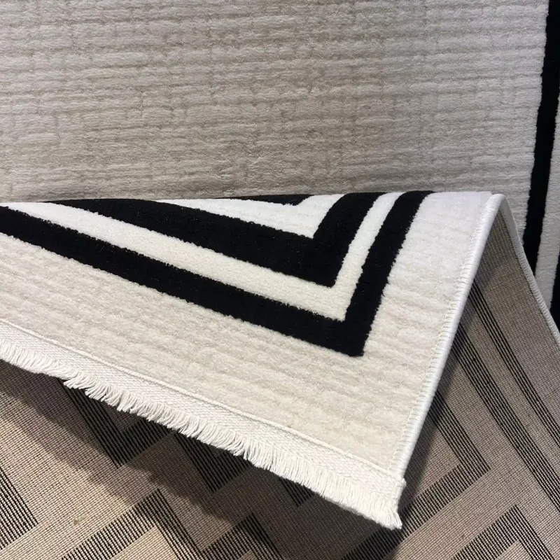 سجاد تركي اطار برواز فريم F605A كريم اسود مقاس 80*150