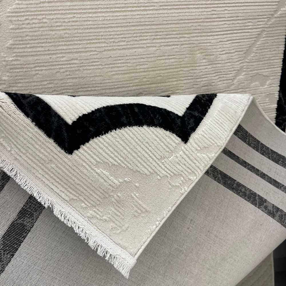 سجاد تركي اطار برواز فيكتوريا 41601A كريم اسود مقاس 150*220