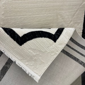 سجاد تركي اطار برواز فيكتوريا 41601A كريم اسود مقاس 150*220