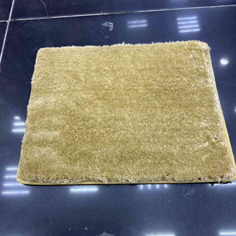 موكيت ساده ماس اللون 21 ذهبي سميك موكيت ساده ماس اللون 21 ذهبي سميك